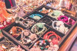 Best Online Jewelry Stores - What to Look For in an Online Jewelry Store